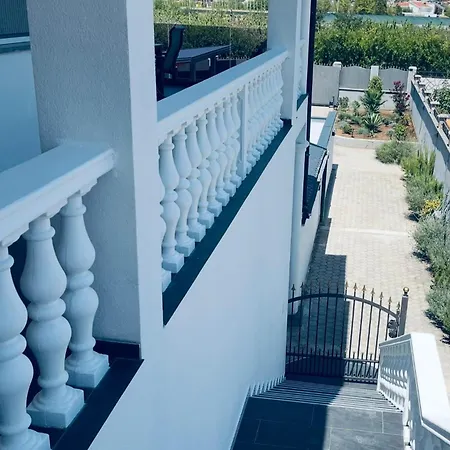 Luxury Euphoria Vila *